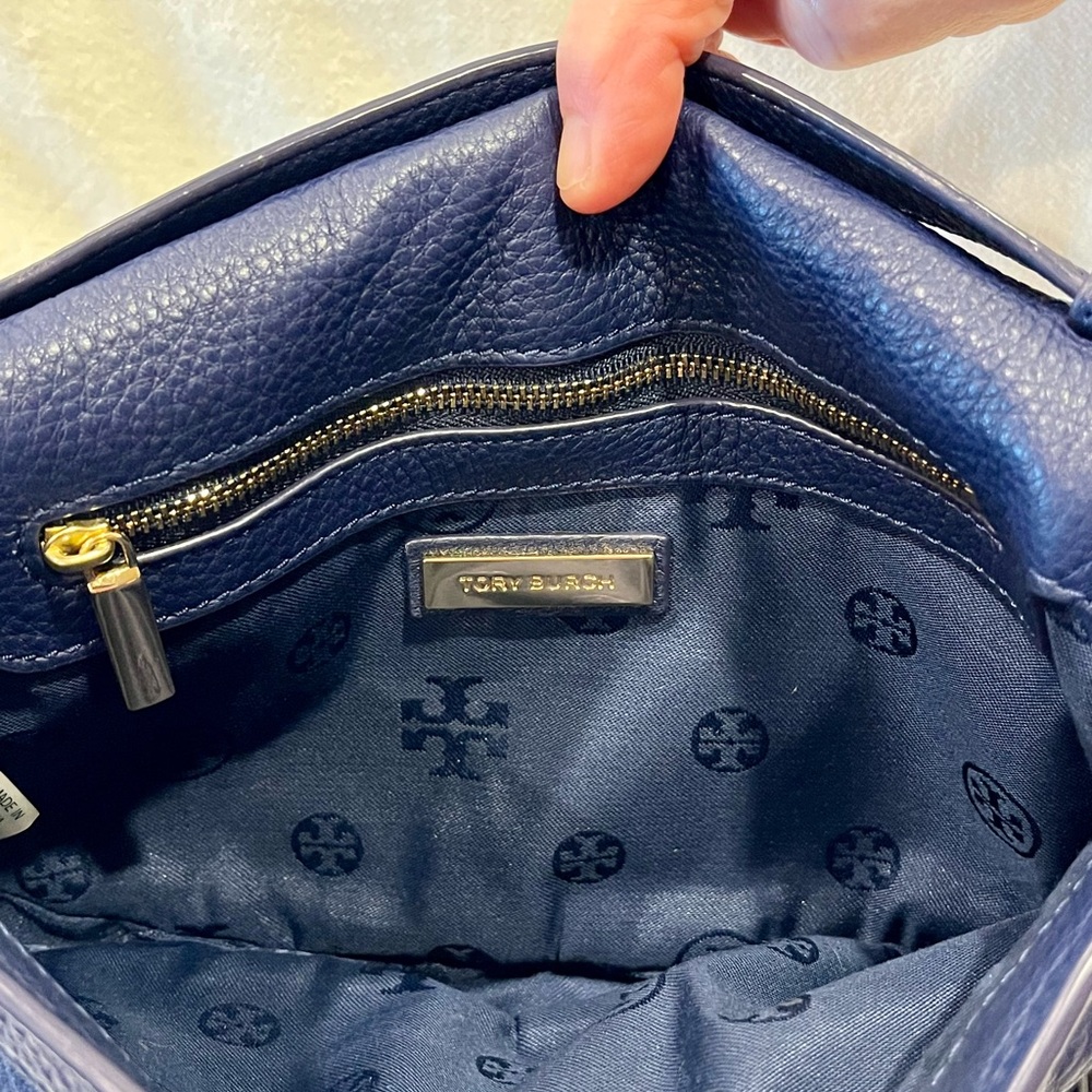 EUC Tory Burch Stunning Blue Shoulder/Crossbody Bag 
***GET IT QUICK ***!!! - Picture 4 of 11